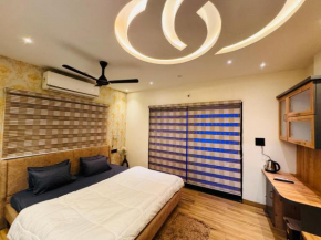 Home Escape Luxe 2BHK Penthouse Near LIG Square